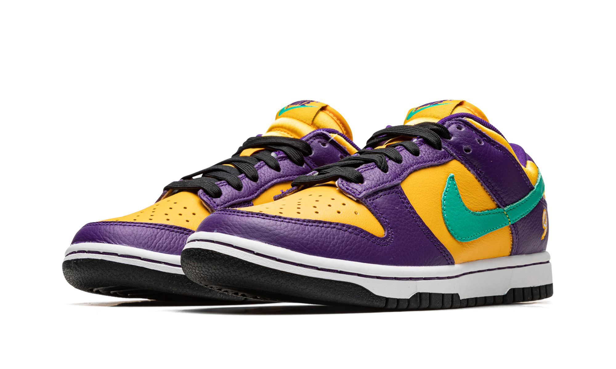 DUNK LOW WMNS"Lisa Leslie" DO9581 500