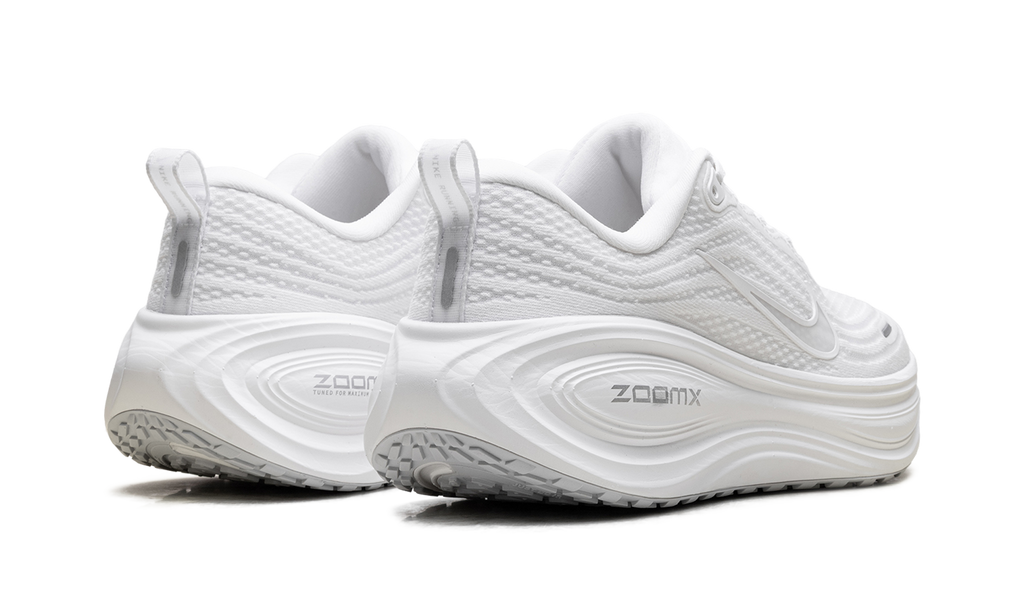 Vomero Plus WMNS"Triple White" HV8154 102