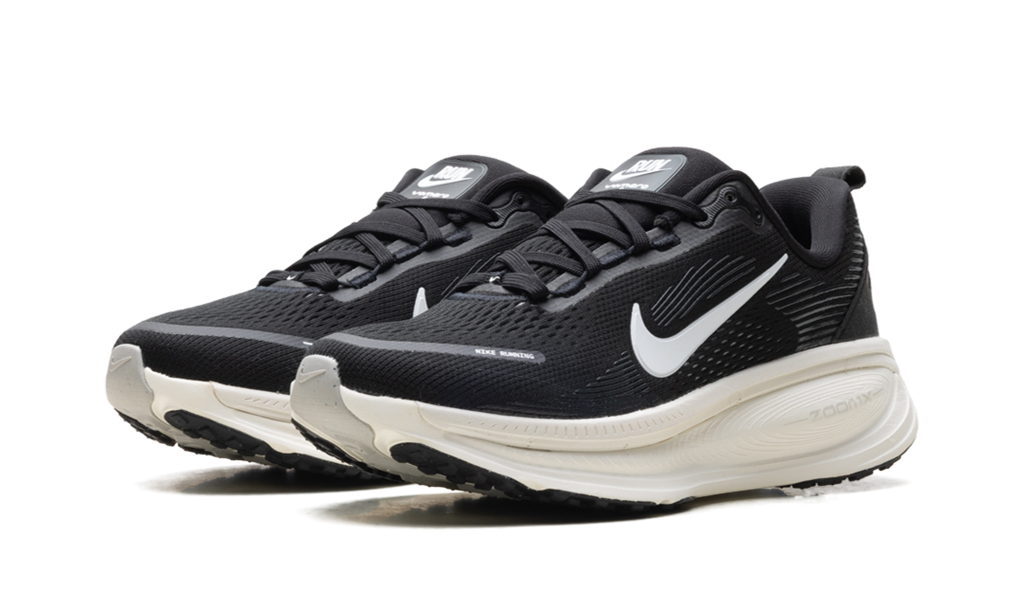 Vomero 18 WMNS"Black Summit White" HM6804 005
