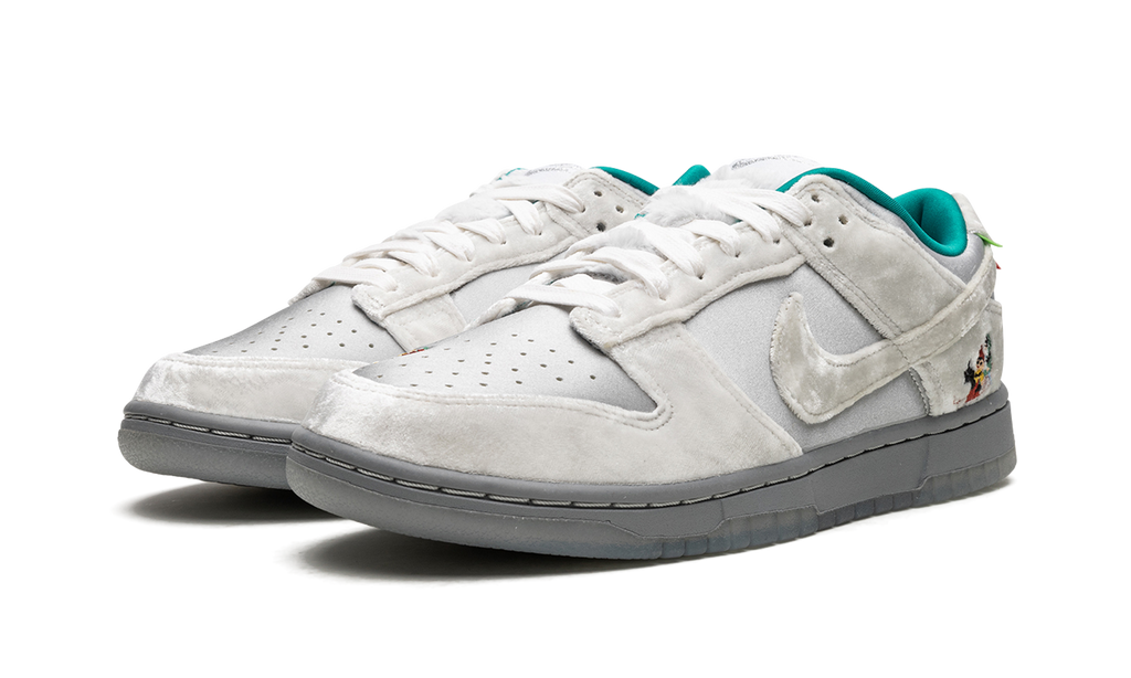 DUNK LOW WMNS"Ice" DO2326 001