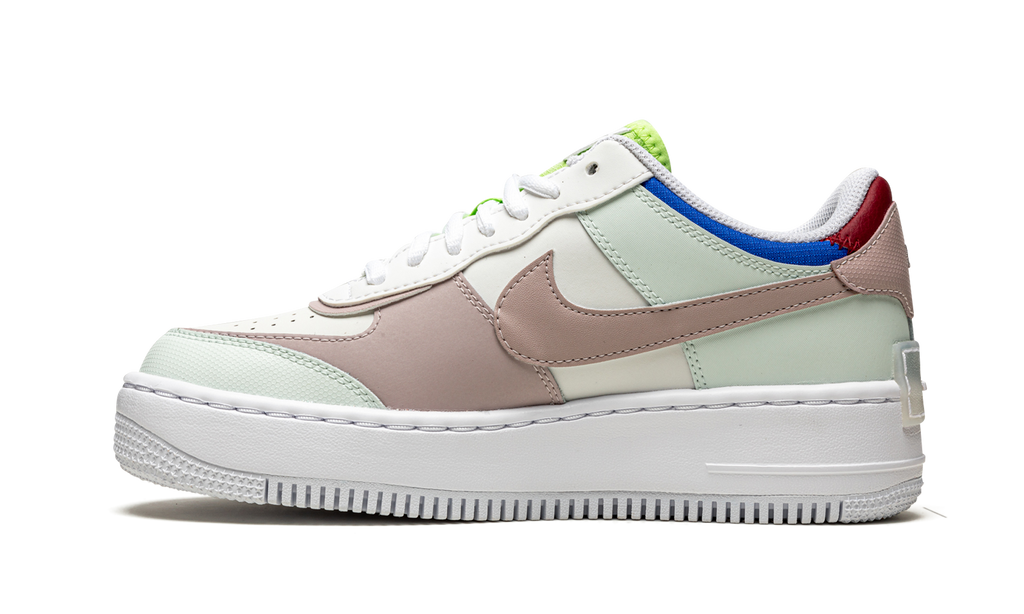 AF1 SHADO SE WMNS"Pixel Swoosh" CV8480 300