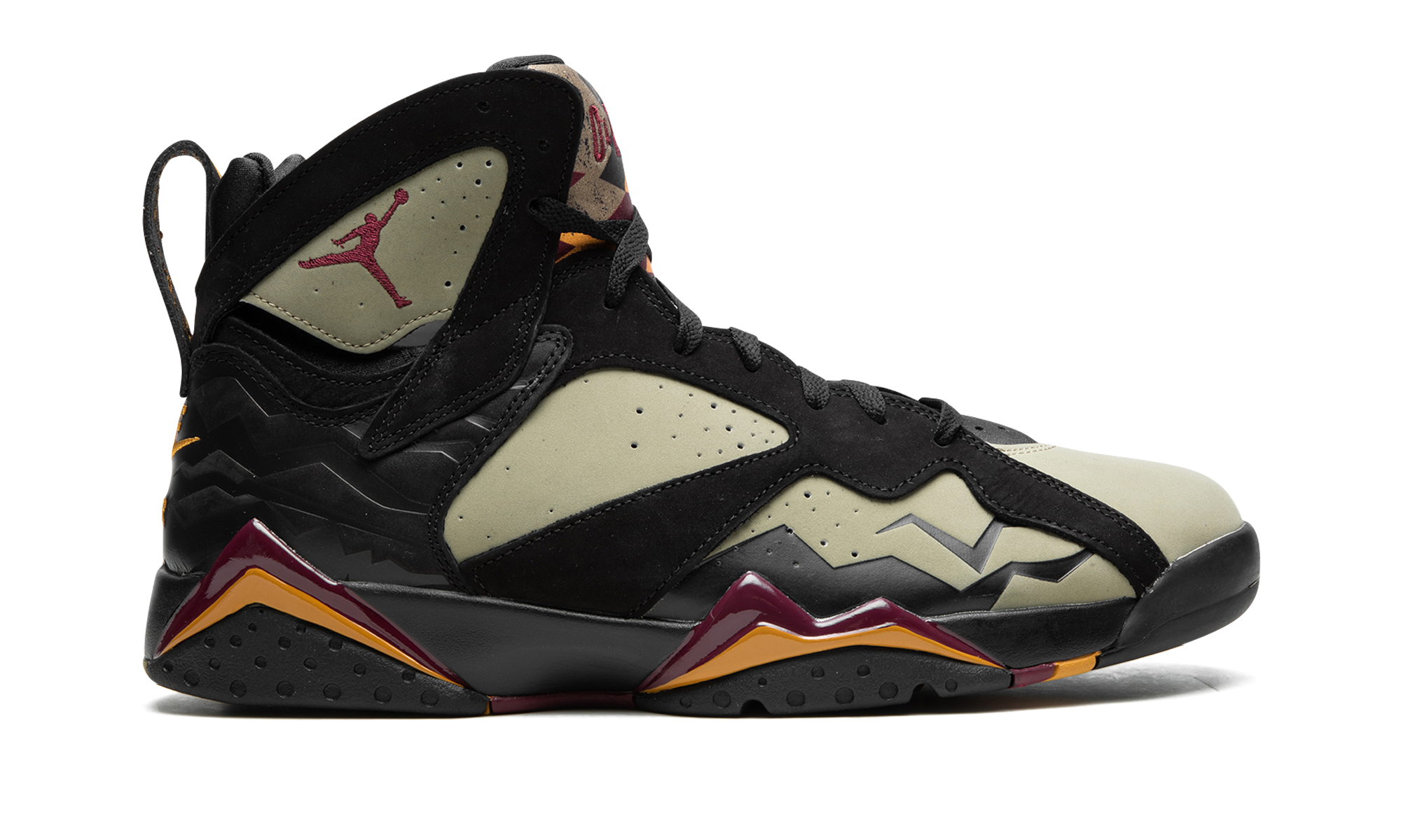 7 SE "Black Olive" DN9782 001