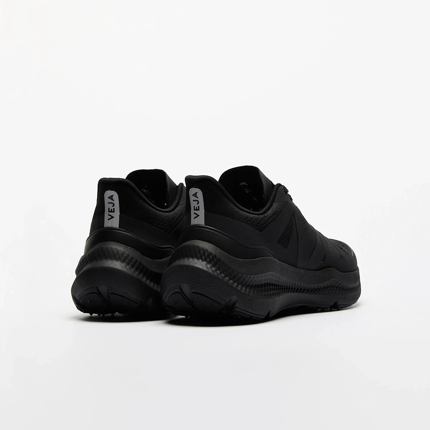 Women's Condor 3 Advanced Engineered-Mesh in Full-Black