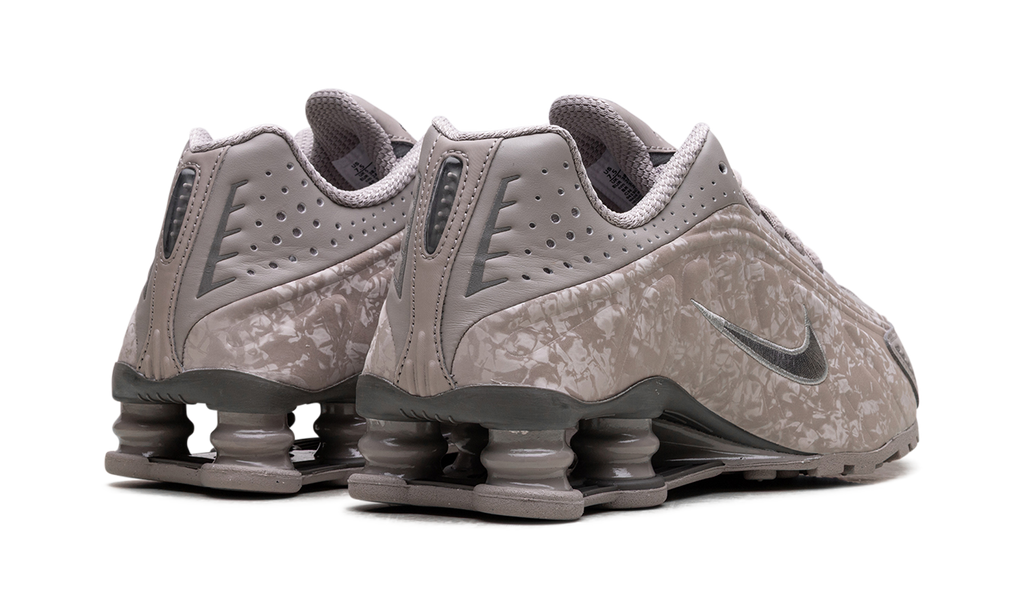 Shox R4 WMNS"Flat Pewter Floral" HV0934 001