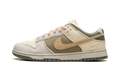 DUNK LOW WMNS"Light Bone Neutral Olive" FZ4341 100