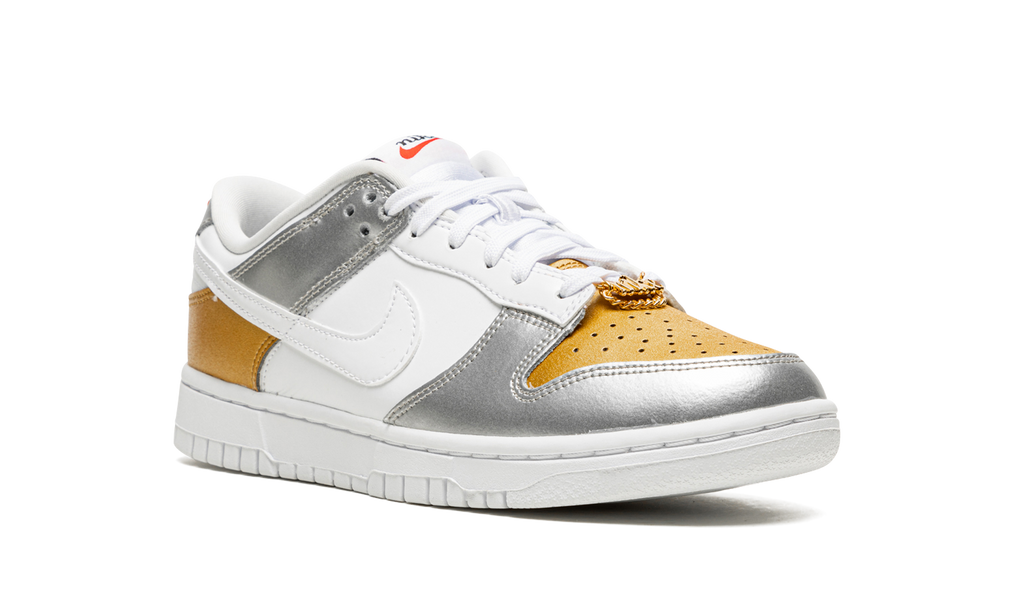 DUNK LOW WMNS"Gold White Silver" DH4403 700